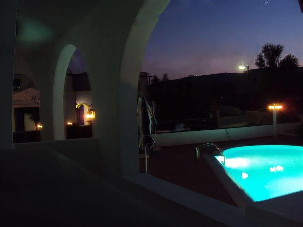 Privee Santorini Hotell Perissa  Exteriör bild